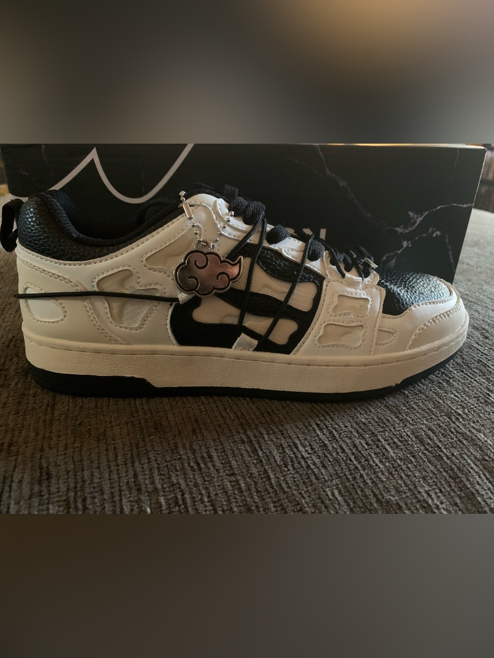 Black and White Low-Top sneakers